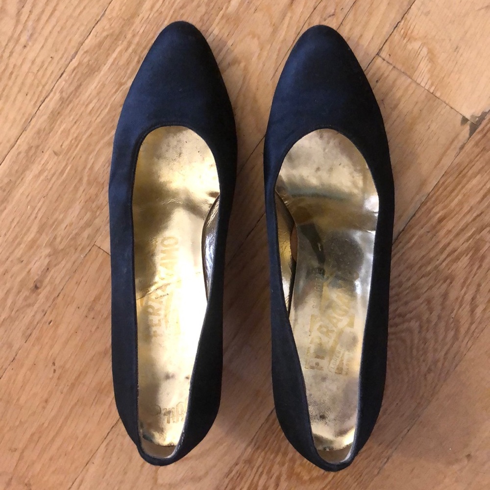 Vintage Ferragamo kitten heels